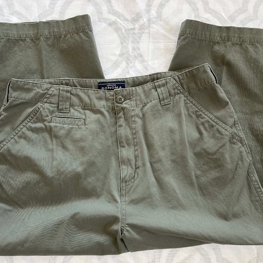 Sonoma Green Khaki Capris 12